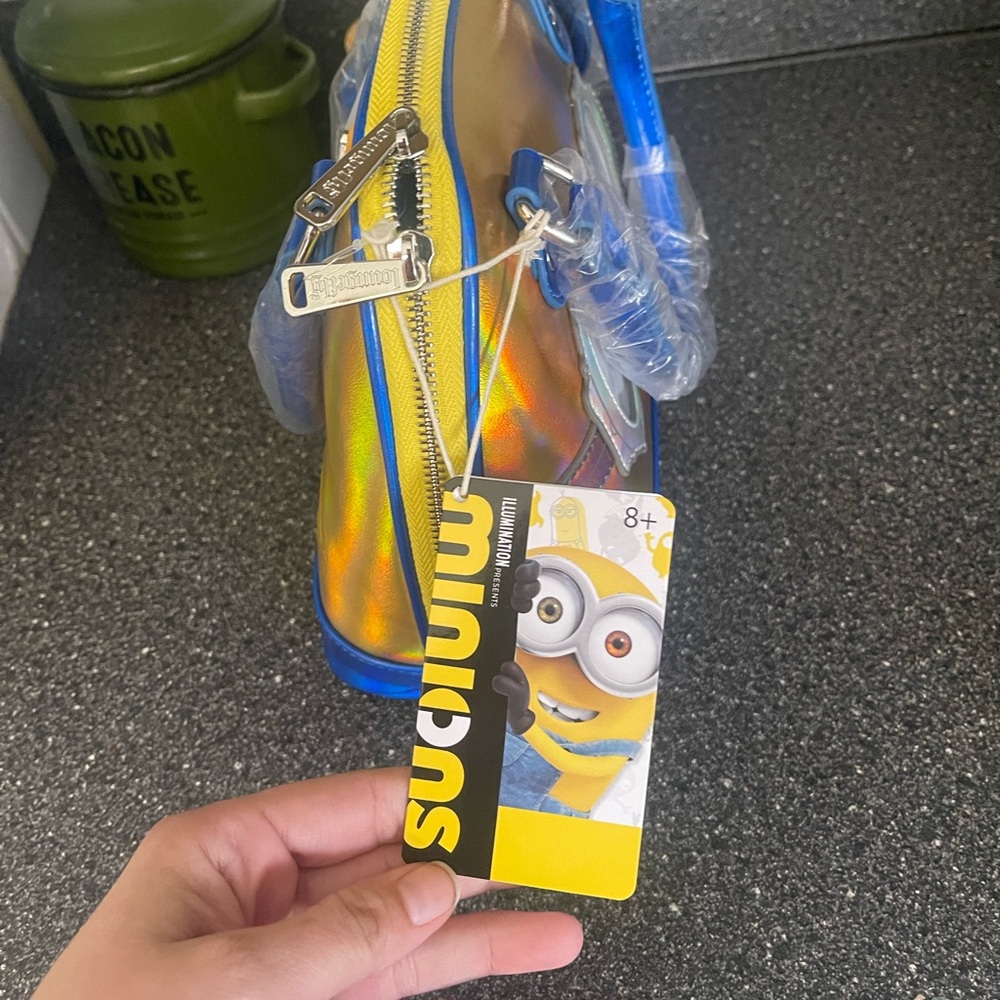 Minions hard tag loungefly - Picture 3 of 5